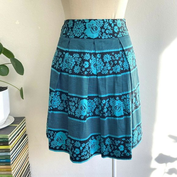 Review Dresses & Skirts - 🌷2 for $20🌷 Review Floral Skirt Size 6 Black Teal Cotton